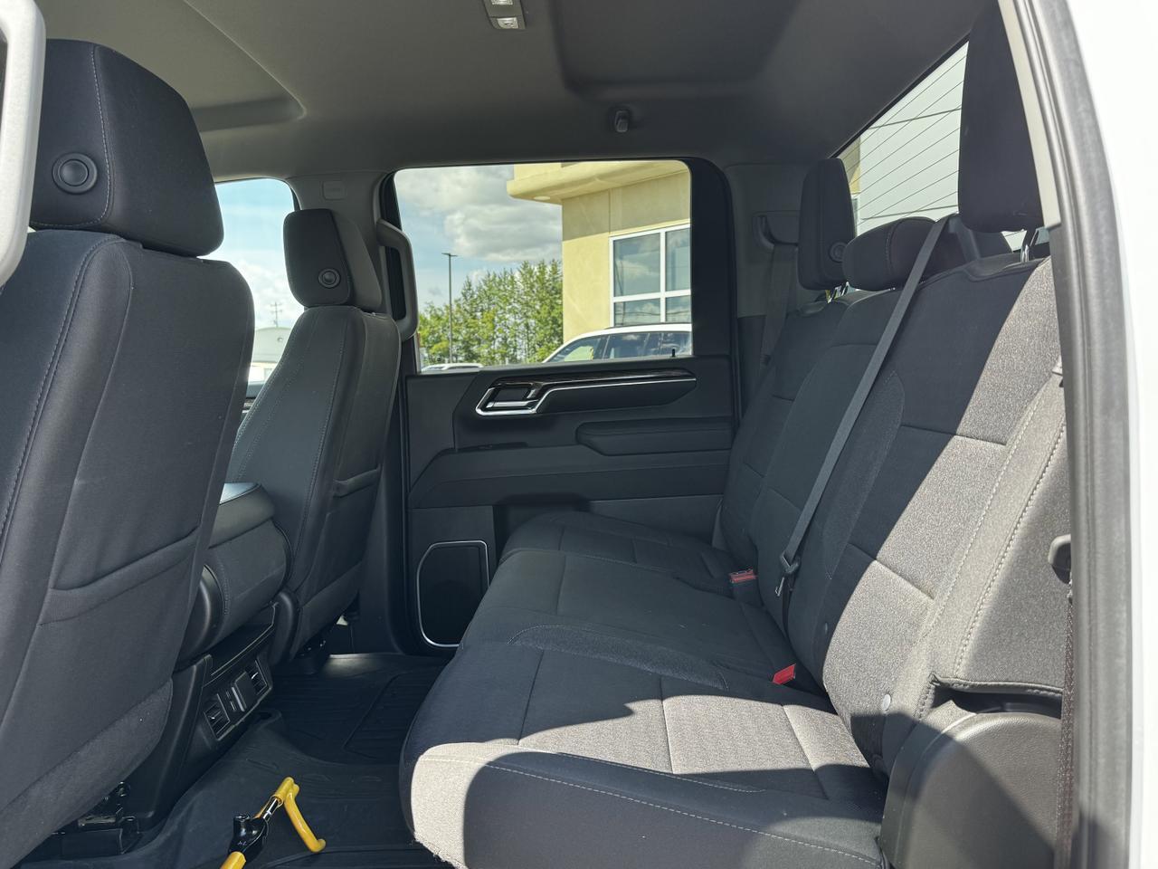 2024 GMC Sierra 2500HD SLE Crew Cab 4WD | V8 Duramax Diesel | Low KMs | OnStar | Front Bench Redwater AB