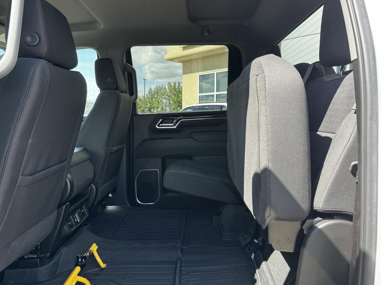 2024 GMC Sierra 2500HD SLE Crew Cab 4WD | V8 Duramax Diesel | Low KMs | OnStar | Front Bench Redwater AB