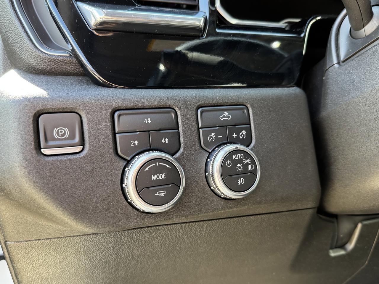 2024 GMC Sierra 2500HD SLE Crew Cab 4WD | V8 Duramax Diesel | Low KMs | OnStar | Front Bench Redwater AB