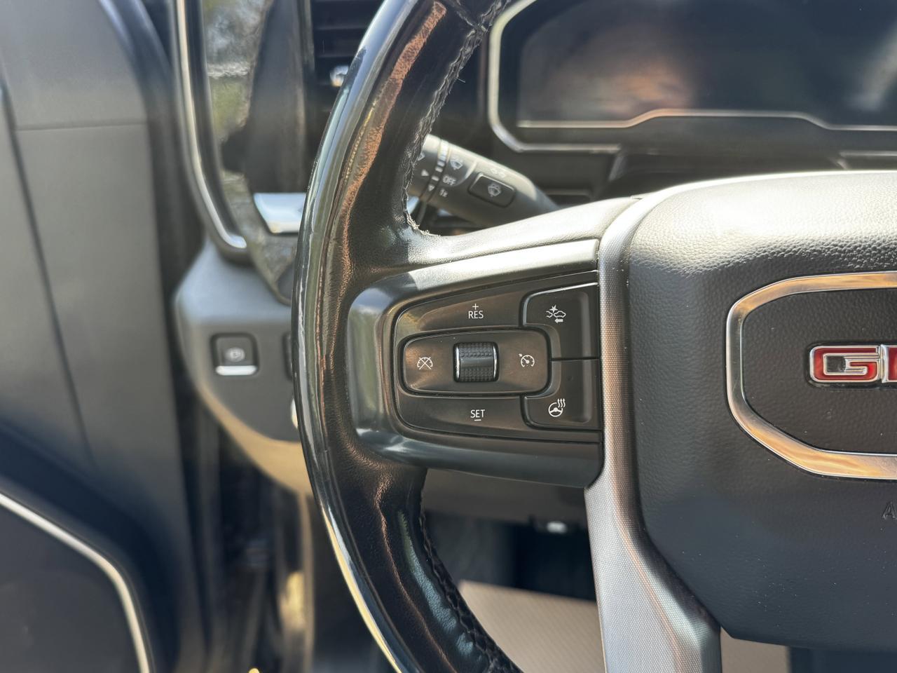 2024 GMC Sierra 2500HD SLE Extended Cab 4WD | Low KMs | V8 | OnStar | WiFi Hotspot Redwater AB