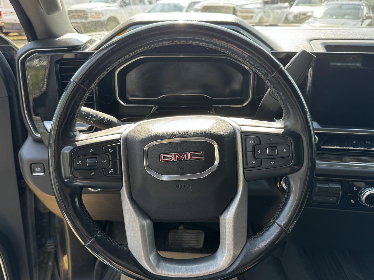 2024 GMC Sierra 2500HD SLE Extended Cab 4WD | Low KMs | V8 | OnStar | WiFi Hotspot Redwater AB