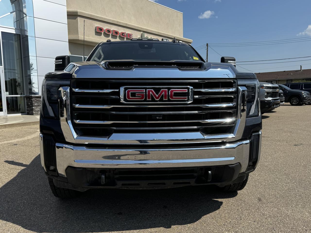 2024 GMC Sierra 2500HD SLE Extended Cab 4WD | Low KMs | V8 | OnStar | WiFi Hotspot Redwater AB