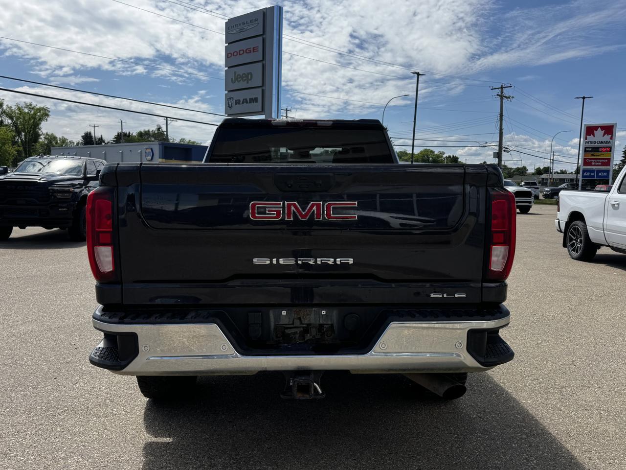 2024 GMC Sierra 2500HD SLE Extended Cab 4WD | Low KMs | V8 | OnStar | WiFi Hotspot Redwater AB