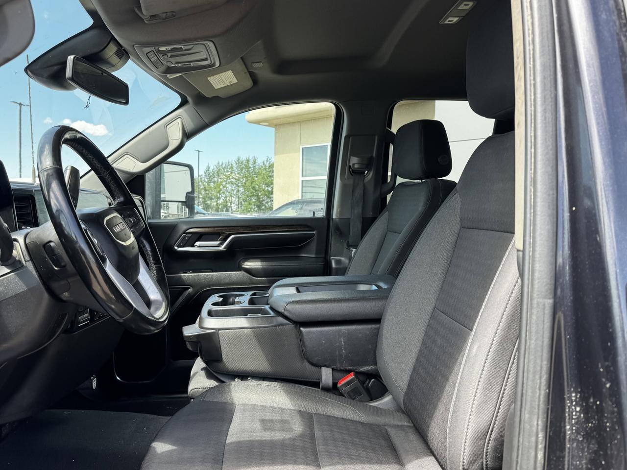 2024 GMC Sierra 2500HD SLE Extended Cab 4WD | Low KMs | V8 | OnStar | WiFi Hotspot Redwater AB