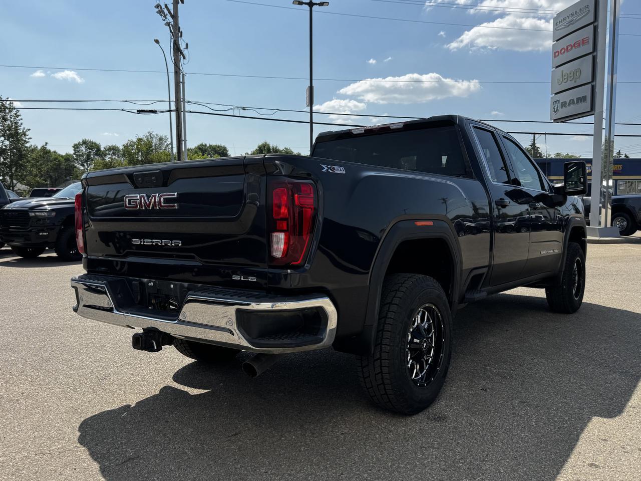2024 GMC Sierra 2500HD SLE Extended Cab 4WD | Low KMs | V8 | OnStar | WiFi Hotspot Redwater AB