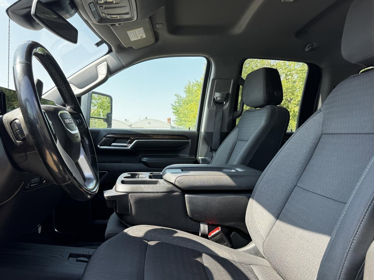 2024 GMC Sierra 2500HD SLE Extended Cab 4WD | Low KMs | V8 | OnStar | WiFi Hotspot Redwater AB