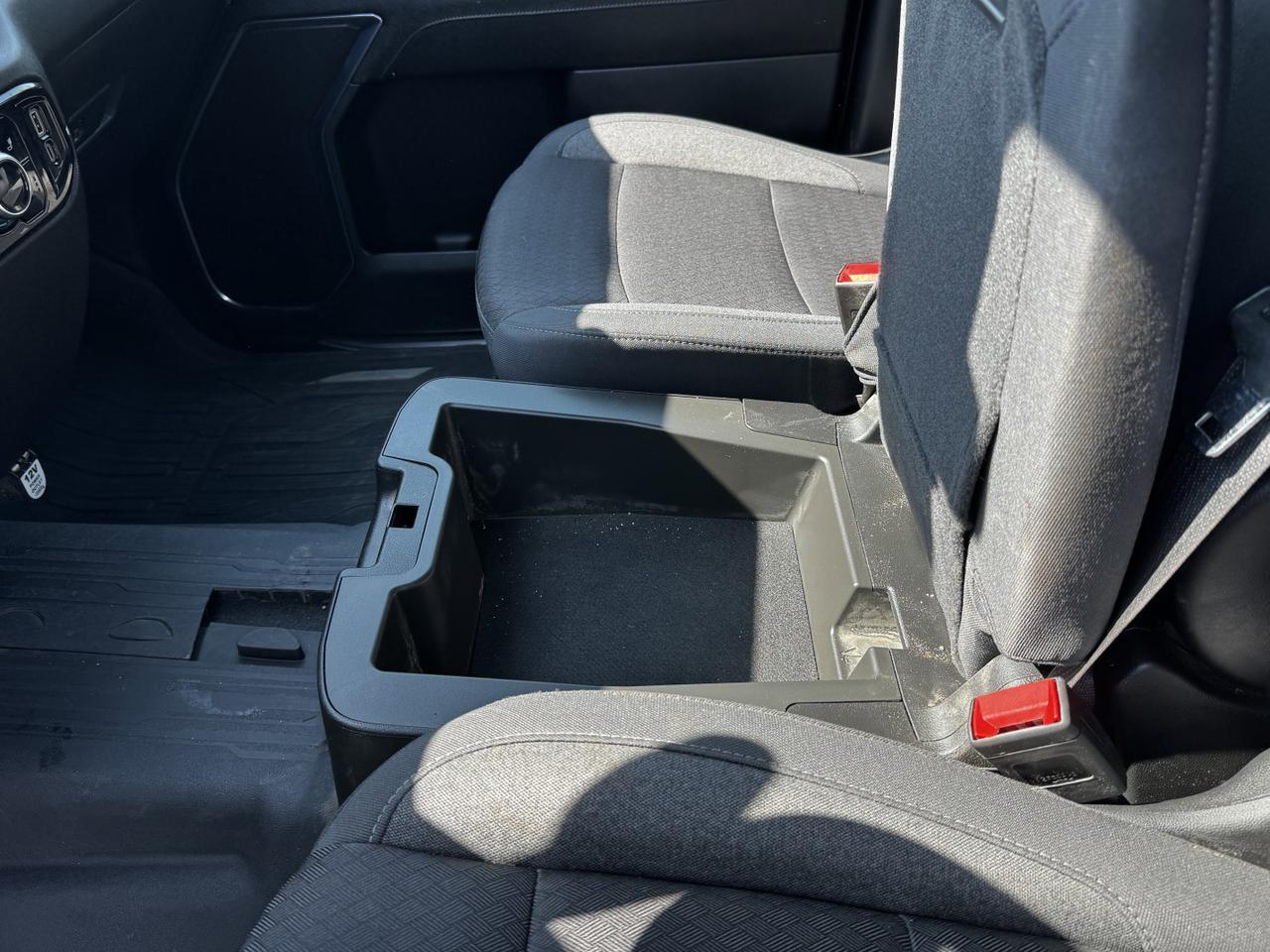 2024 GMC Sierra 2500HD SLE Extended Cab 4WD | Low KMs | V8 | OnStar | WiFi Hotspot Redwater AB