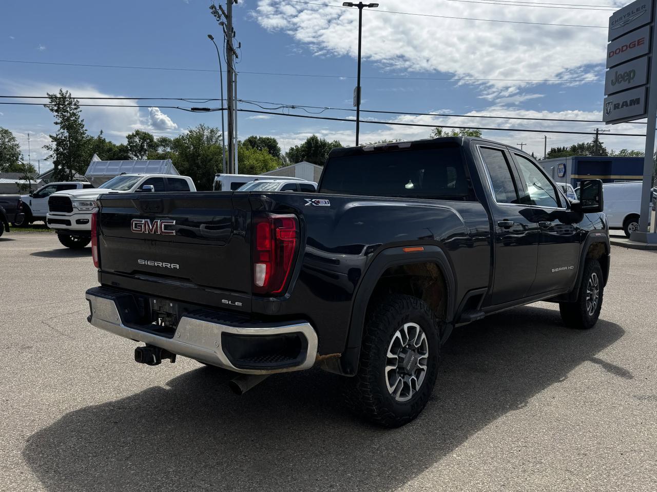 2024 GMC Sierra 2500HD SLE Extended Cab 4WD | Low KMs | V8 | OnStar | WiFi Hotspot Redwater AB
