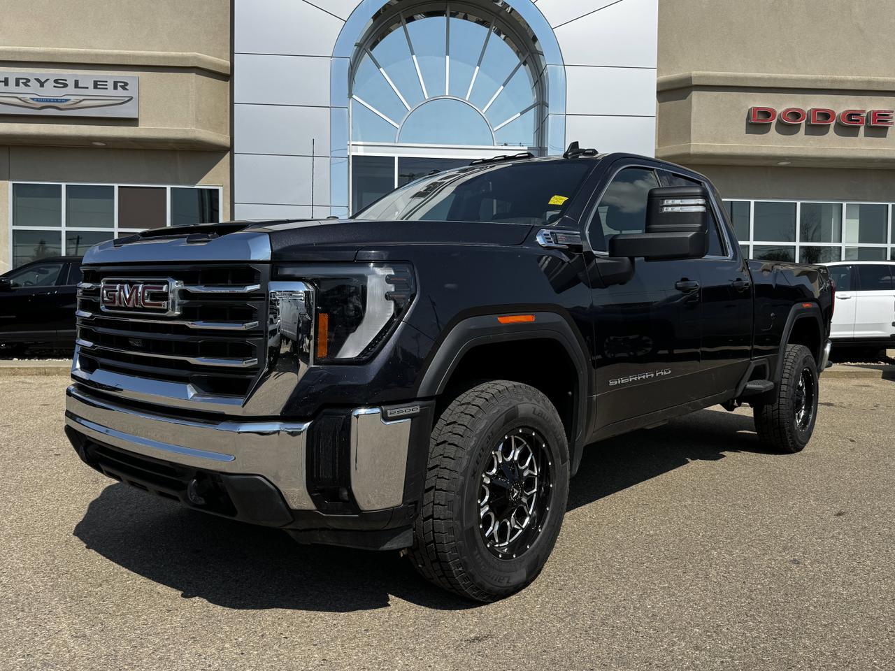 2024 GMC Sierra 2500HD SLE Extended Cab 4WD | Low KMs | V8 | OnStar | WiFi Hotspot Redwater AB