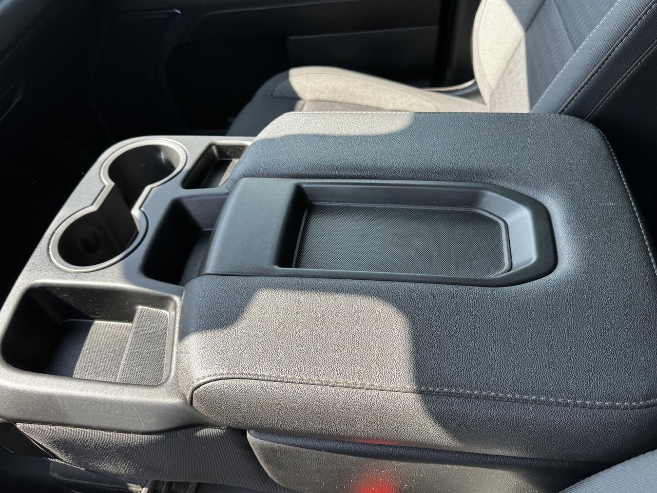 2024 GMC Sierra 2500HD SLE Extended Cab 4WD | Low KMs | V8 | OnStar | WiFi Hotspot Redwater AB