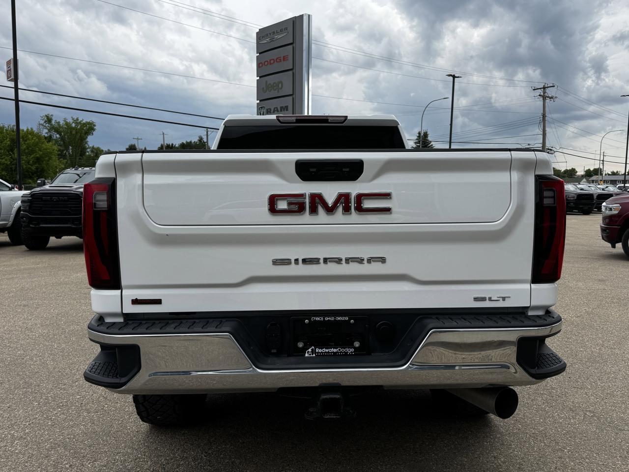 2024 GMC Sierra 2500HD SLT Crew Cab 4WD | Low KMs | Duramax Diesel | Leather | X31 PKG | 5th Wheel Prep | Loaded Redwater AB