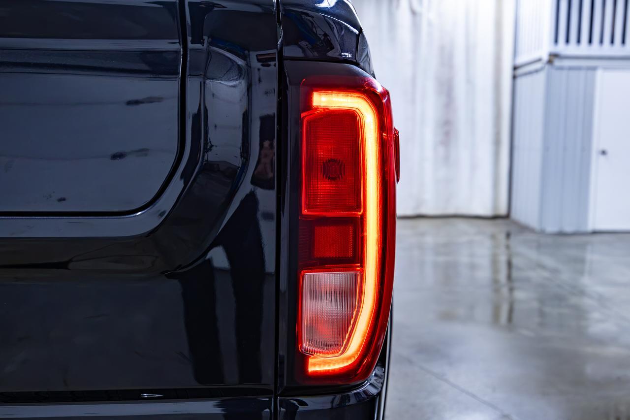 2024 GMC Sierra 3500HD 4x4 CREW CAB LONG BOX SLE DIESEL NAV BCAM PSEAT Red Deer AB