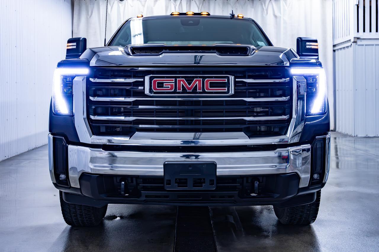 2024 GMC Sierra 3500HD 4x4 CREW CAB LONG BOX SLE DIESEL NAV BCAM PSEAT Red Deer AB