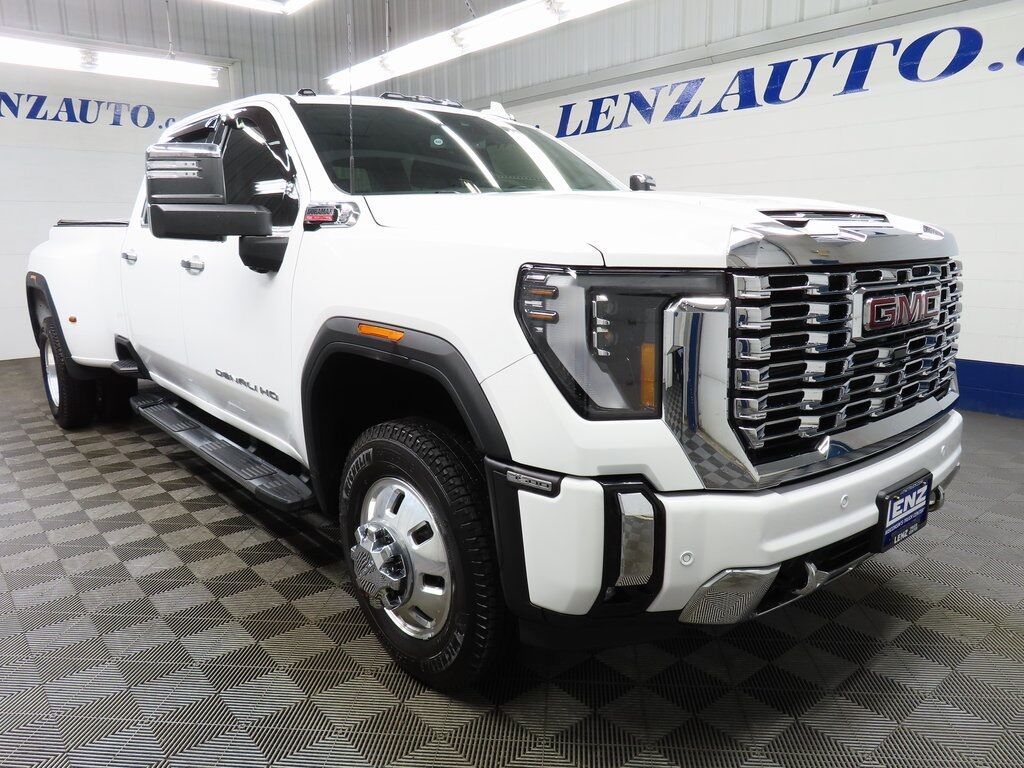 2024 GMC Sierra 3500HD 4x4 Crew Cab Denali DRW Fond du Lac WI