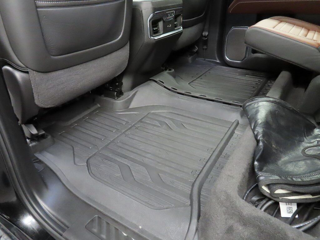 2024 GMC Sierra 3500HD 4x4 Crew Cab Denali Ultimate SRW Fond du Lac WI