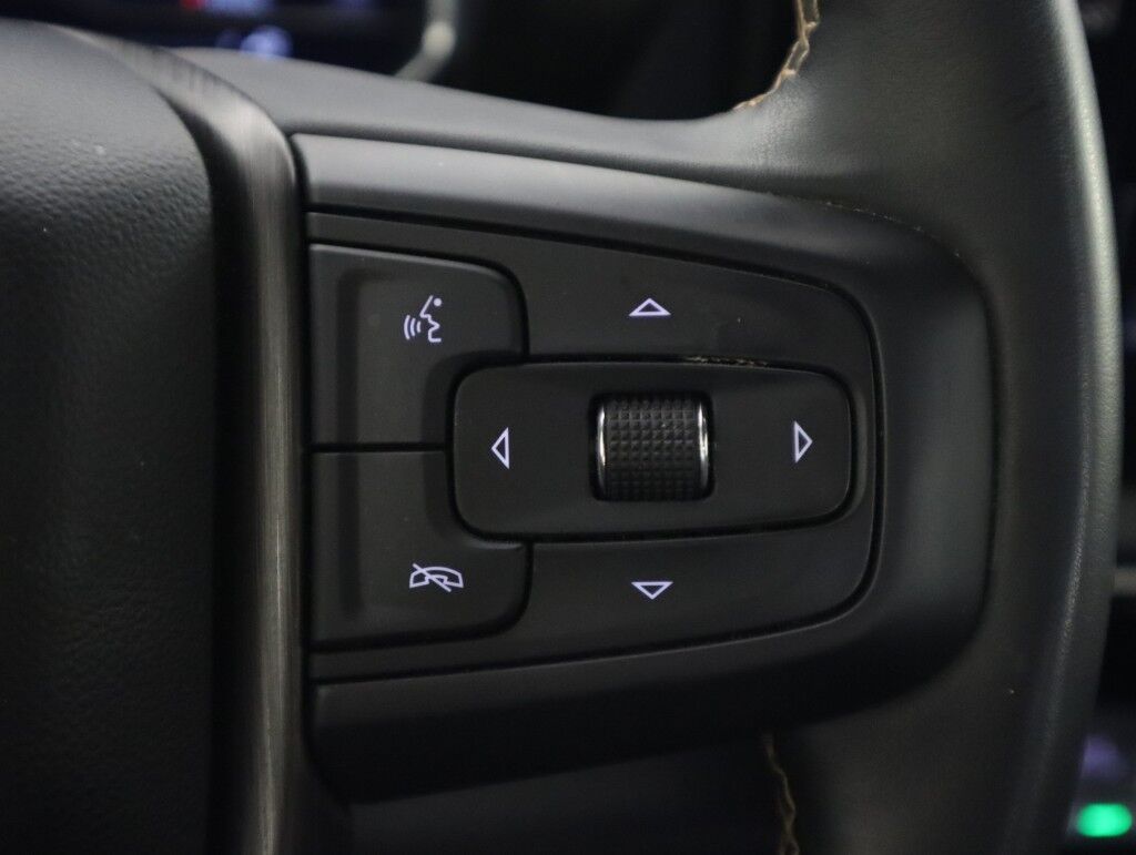 2024 GMC Sierra 3500HD AT4 4WD Crew Cab Duramax Diesel Maumee OH