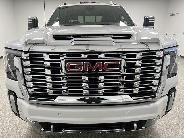 2024 GMC Sierra 3500HD Denali