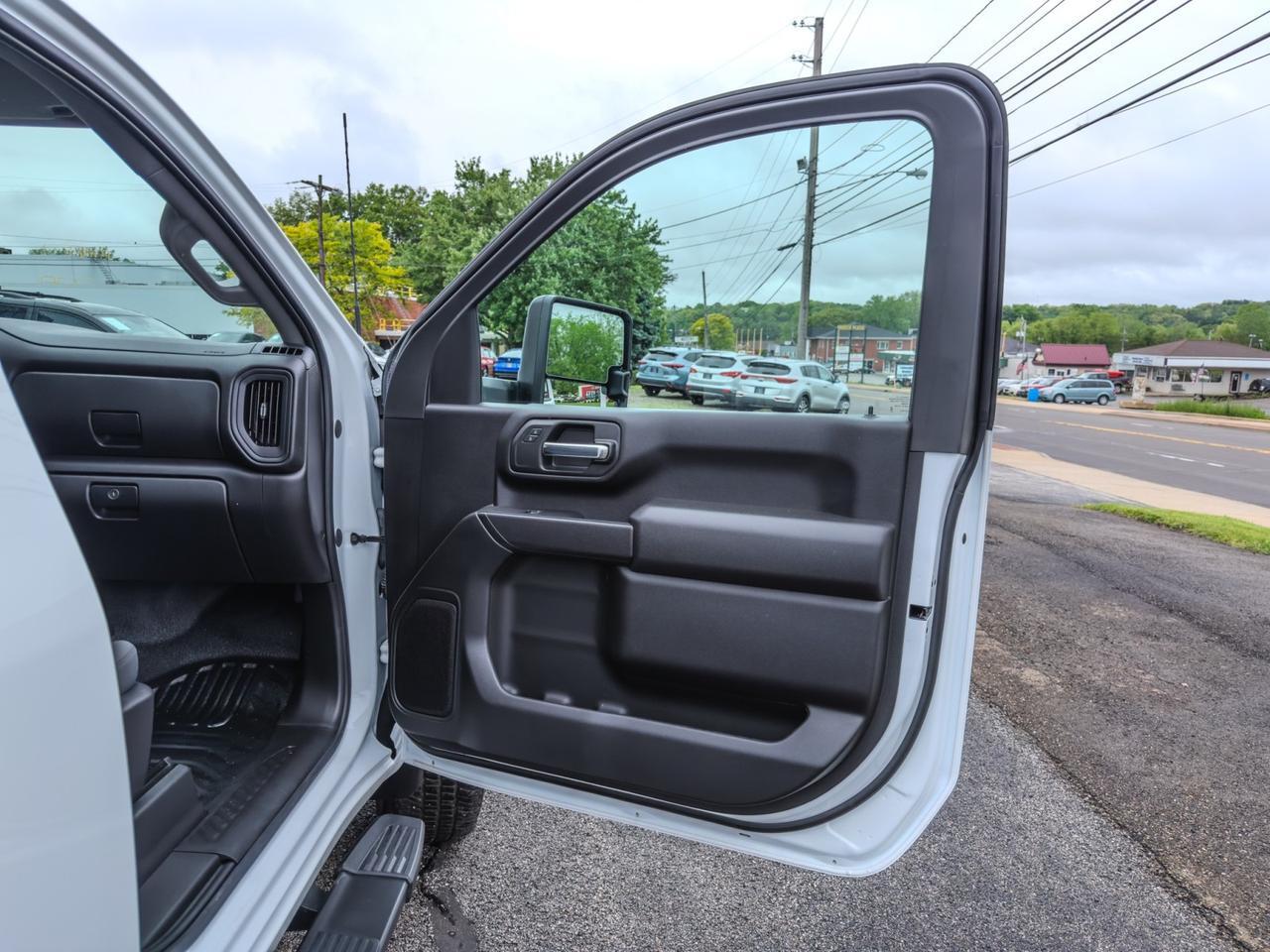 2024 GMC Sierra 3500HD Pro 4WD Tallmadge OH