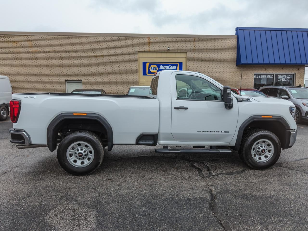 2024 GMC Sierra 3500HD Pro 4WD Tallmadge OH