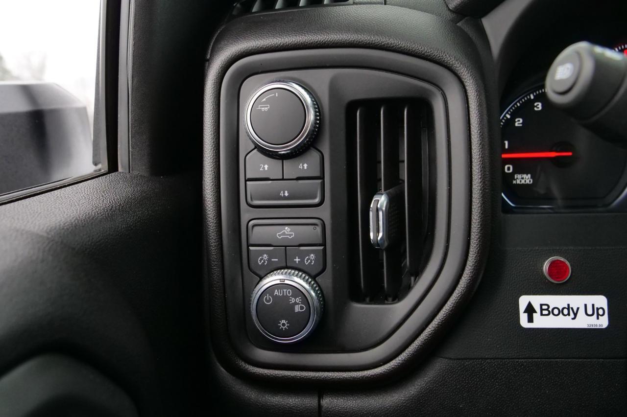 2024 GMC Sierra 3500HD Pro 4X4 / DRW / Dejana DynaPro Dump Bed / 6.6L V8! Lincolnton NC