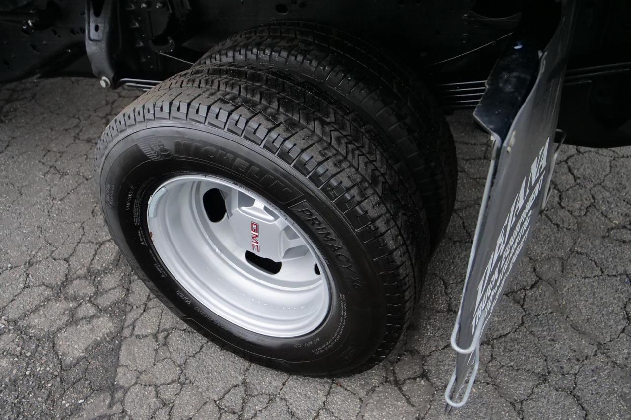 2024 GMC Sierra 3500HD Pro 4X4 / DRW / Dejana DynaPro Dump Bed / 6.6L V8! Lincolnton NC