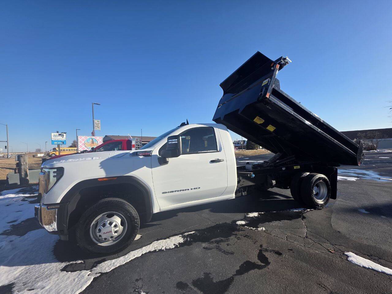 2024 GMC Sierra 3500HD Pro 4x4 2dr Regular Cab LB DRW Eldridge IA