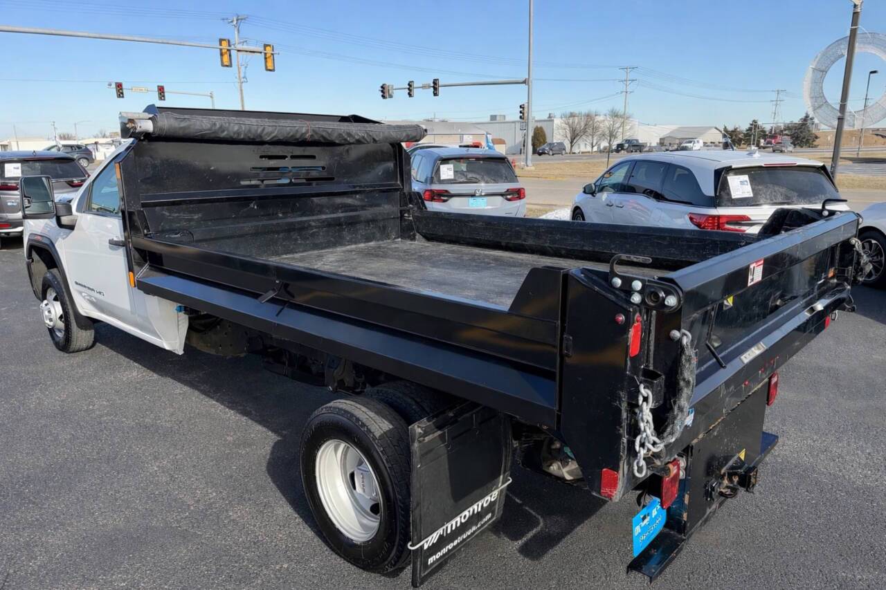 2024 GMC Sierra 3500HD Pro 4x4 2dr Regular Cab LB DRW Eldridge IA