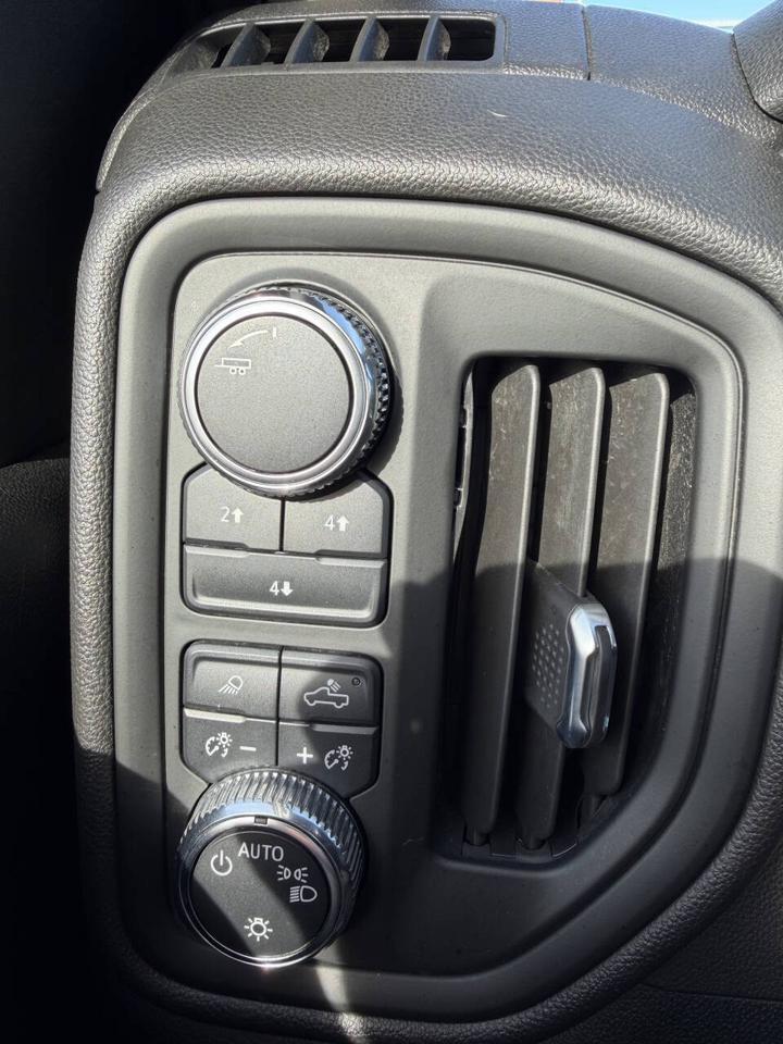 2024 GMC Sierra 3500HD Pro 4x4 2dr Regular Cab LB DRW Eldridge IA