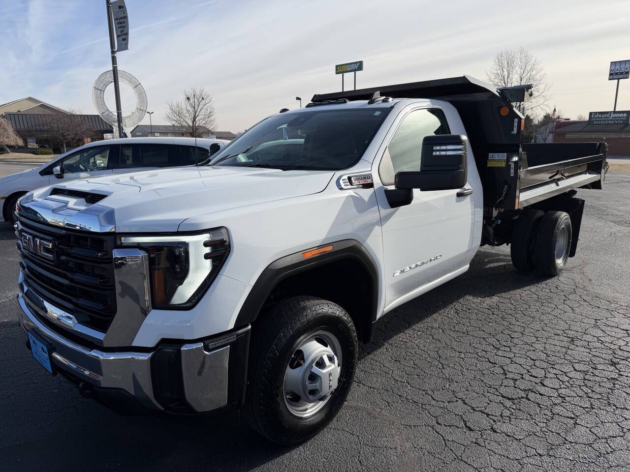 2024 GMC Sierra 3500HD Pro 4x4 2dr Regular Cab LB DRW Eldridge IA