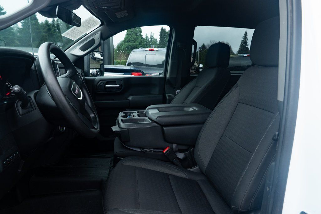 2024 GMC Sierra 3500HD Pro Milwaukie OR