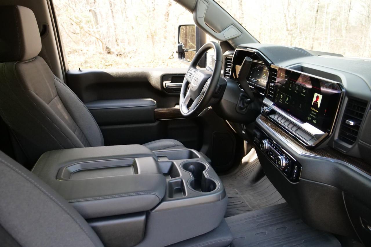 2024 GMC Sierra 3500HD SLE 4X4 / DRW / 6.6L Diesel / Allison / 5th Wheel! Lincolnton NC