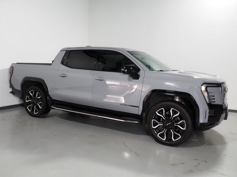 2024 GMC Sierra EV Denali's photo