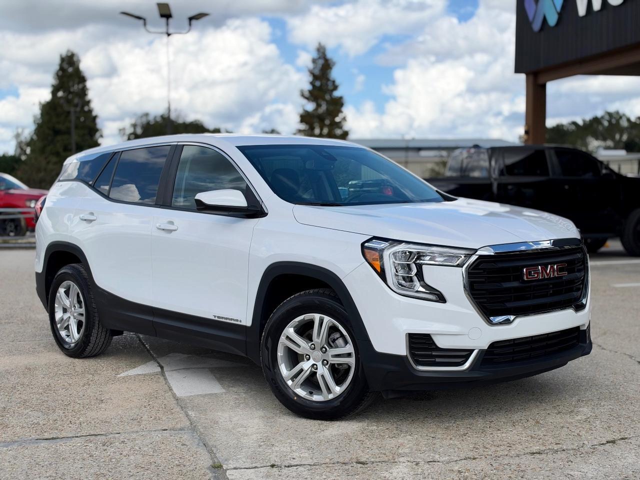 2024 GMC Terrain AWD SLE