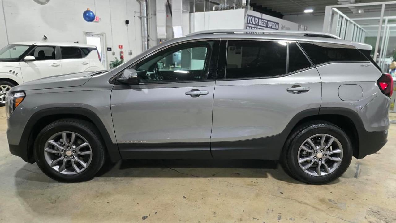 2024 GMC Terrain AWD SLT