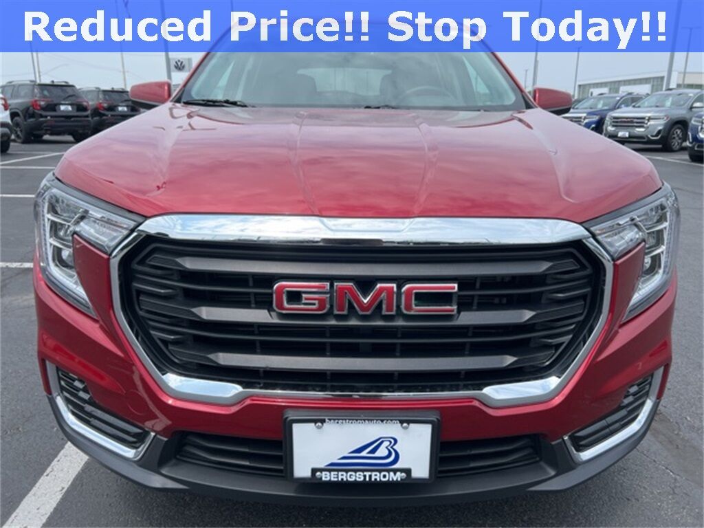 2024 GMC Terrain SLE Green Bay WI