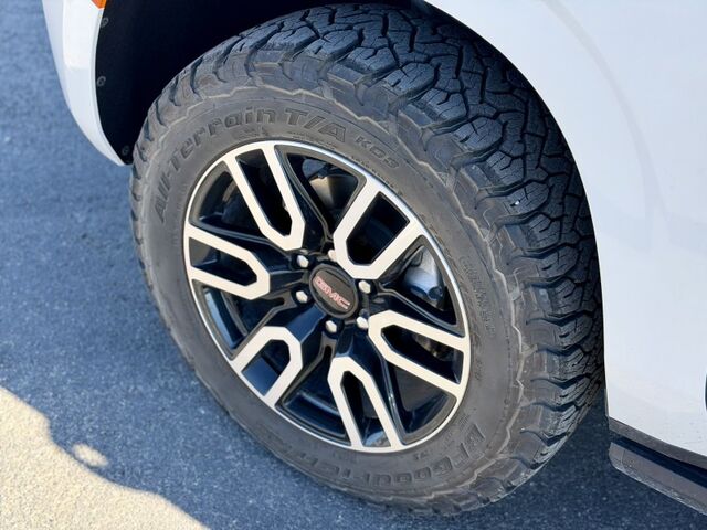 2024 GMC Yukon AT4  TX