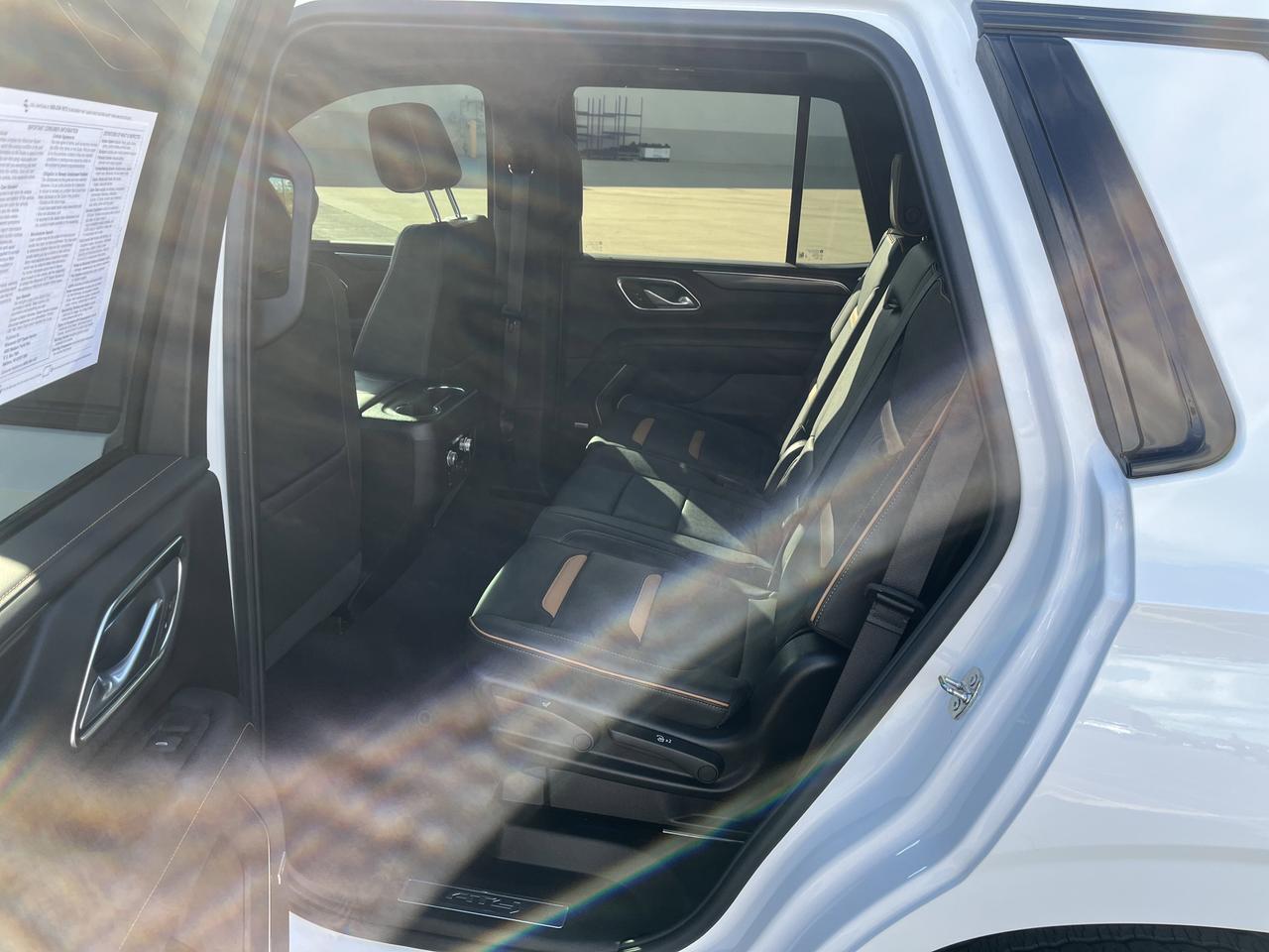 2024 GMC Yukon AT4 4WD 6.2L Premium+Pkg w/Sunroof PwrRetractSteps ColorHead-UpDisplay HD-SrrndVsn Saukville WI