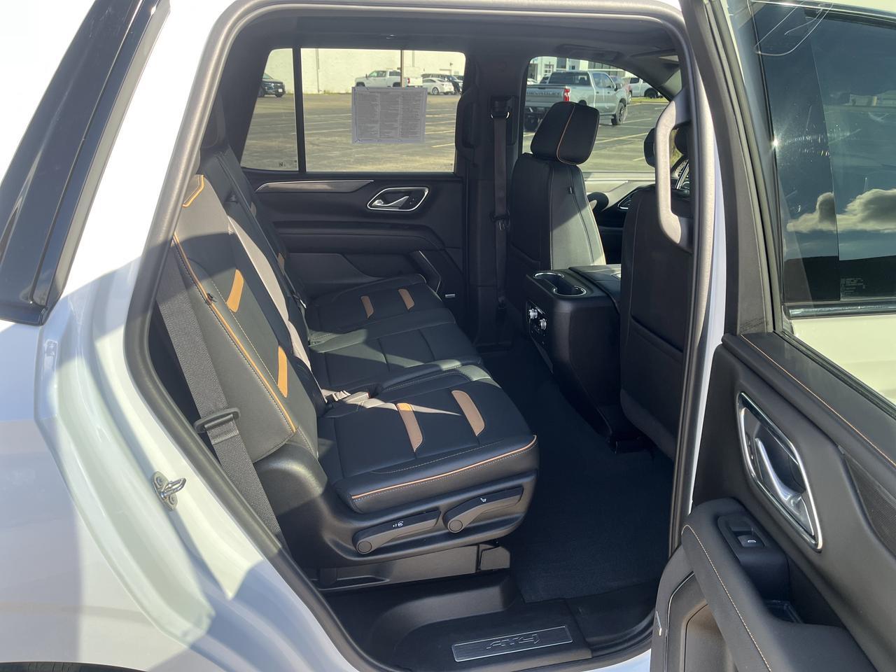 2024 GMC Yukon AT4 4WD 6.2L Premium+Pkg w/Sunroof PwrRetractSteps ColorHead-UpDisplay HD-SrrndVsn Saukville WI