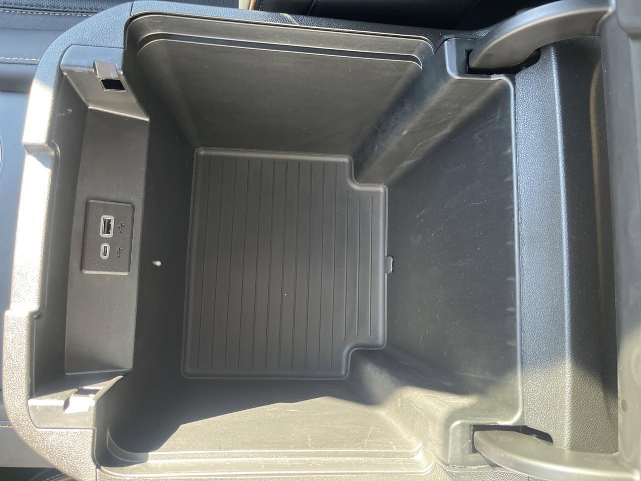 2024 GMC Yukon AT4 4WD 6.2L Premium+Pkg w/Sunroof PwrRetractSteps ColorHead-UpDisplay HD-SrrndVsn Saukville WI