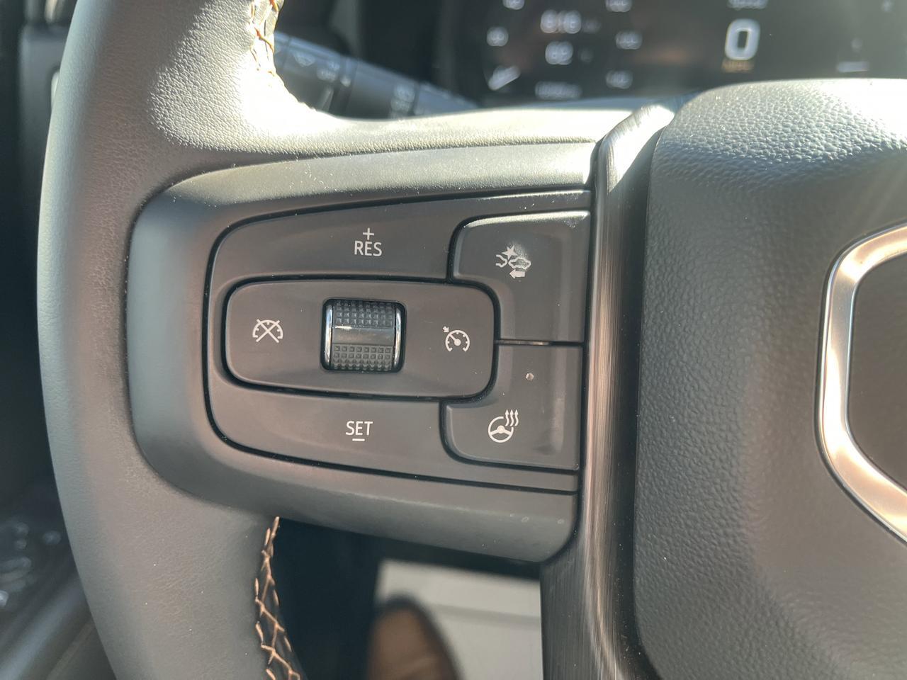 2024 GMC Yukon AT4 4WD 6.2L Premium+Pkg w/Sunroof PwrRetractSteps ColorHead-UpDisplay HD-SrrndVsn Saukville WI