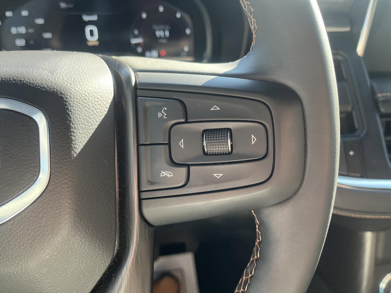 2024 GMC Yukon AT4 4WD 6.2L Premium+Pkg w/Sunroof PwrRetractSteps ColorHead-UpDisplay HD-SrrndVsn Saukville WI