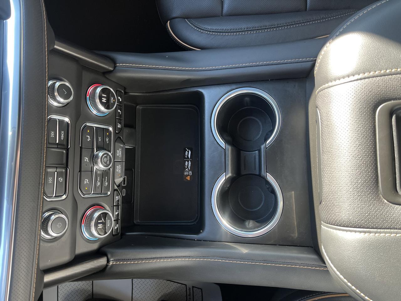 2024 GMC Yukon AT4 4WD 6.2L Premium+Pkg w/Sunroof PwrRetractSteps ColorHead-UpDisplay HD-SrrndVsn Saukville WI