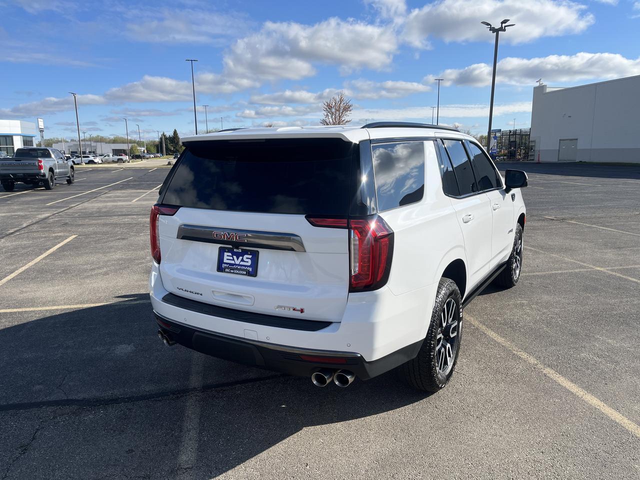 2024 GMC Yukon AT4 4WD 6.2L Premium+Pkg w/Sunroof PwrRetractSteps ColorHead-UpDisplay HD-SrrndVsn Saukville WI