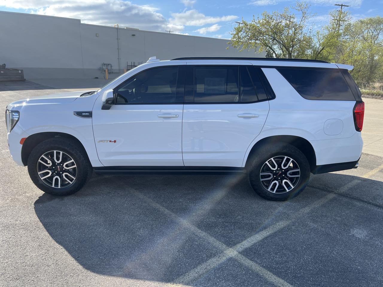 2024 GMC Yukon AT4 4WD 6.2L Premium+Pkg w/Sunroof PwrRetractSteps ColorHead-UpDisplay HD-SrrndVsn