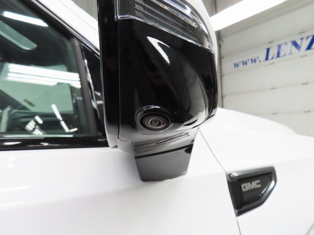2024 GMC Yukon AT4 4WD 7 Passenger Fond du Lac WI