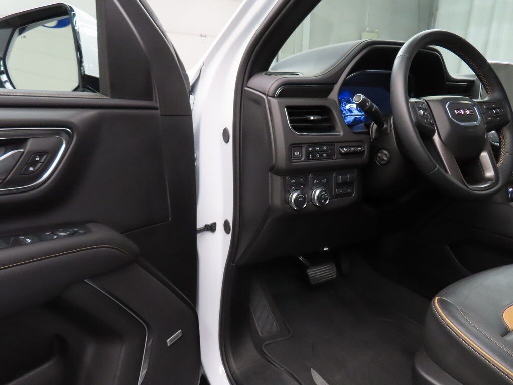 2024 GMC Yukon AT4 4WD 7 Passenger Fond du Lac WI