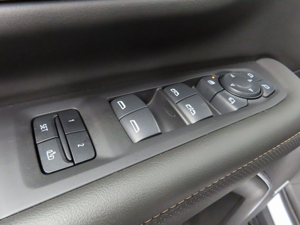 2024 GMC Yukon AT4 4WD 7 Passenger Fond du Lac WI