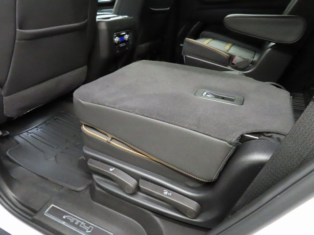 2024 GMC Yukon AT4 4WD 7 Passenger Fond du Lac WI
