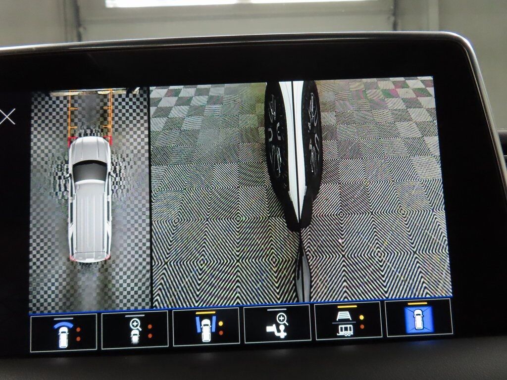 2024 GMC Yukon AT4 4WD 7 Passenger Fond du Lac WI