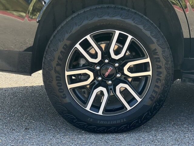 2024 GMC Yukon AT4 w/3rd Row Captain Seats & DVDs San Juan TX